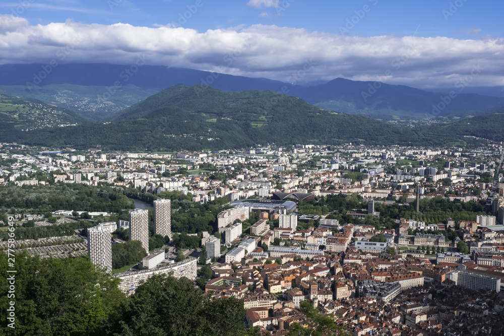 Blick auf Grenoble und Alpen, Frankreich