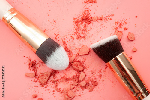 Photos Female fashion and cosmetics, beauty products and makeup artist school concept t
