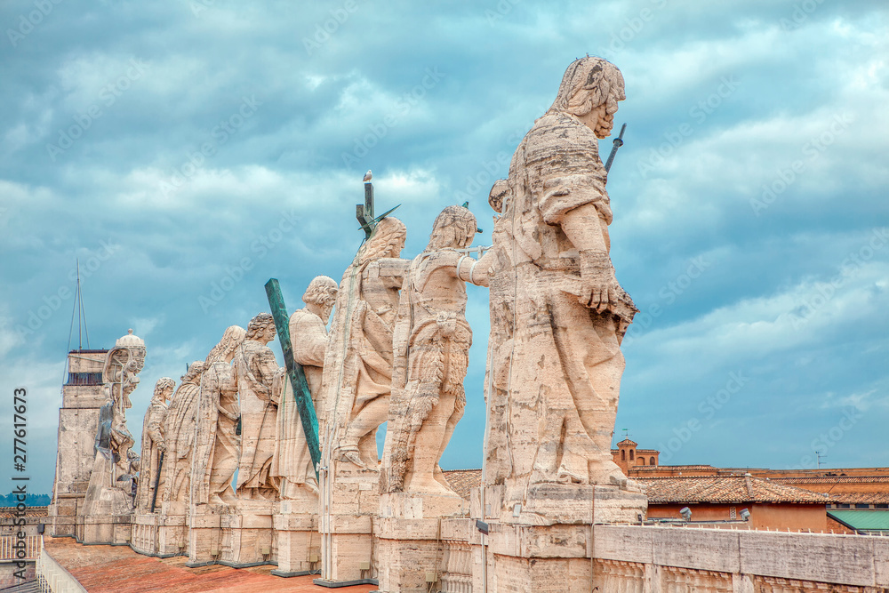 Fototapeta premium Apostles sculptures of St. Peter basilica in Vatican
