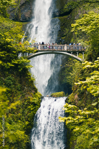 Fototapeta Naklejka Na Ścianę i Meble -  Multnomah Falls is the most visited natural recreation site in the Pacific Northwest, Columbia River Gorge National Scenic Area, Oregon, United States of America, Travel USA