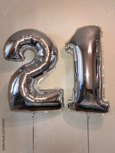 Big balloons in the form of numbers - twenty one