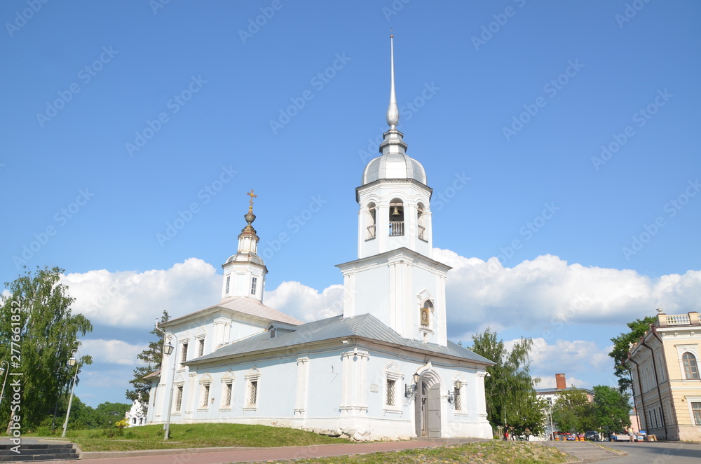 Fototapeta premium Alexander Nevsky Church in Vologda, Russia. Alexander Nevsky Church was built in the XVIII century. It is a brick-domed church in baroque style with a bell tower. Located in the center of Vologda