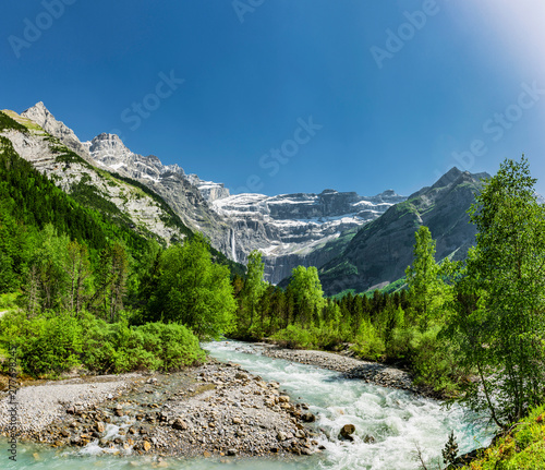 Fluss Cirque de Gavarnie in den Hautes-Pyrénées Frankreich