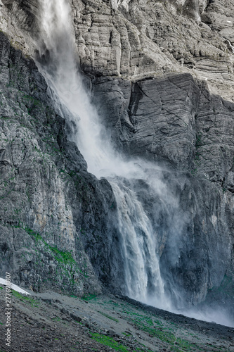 Wasserfall am Cirque de Gavarnie in den Hautes-Pyrénées Frankreich