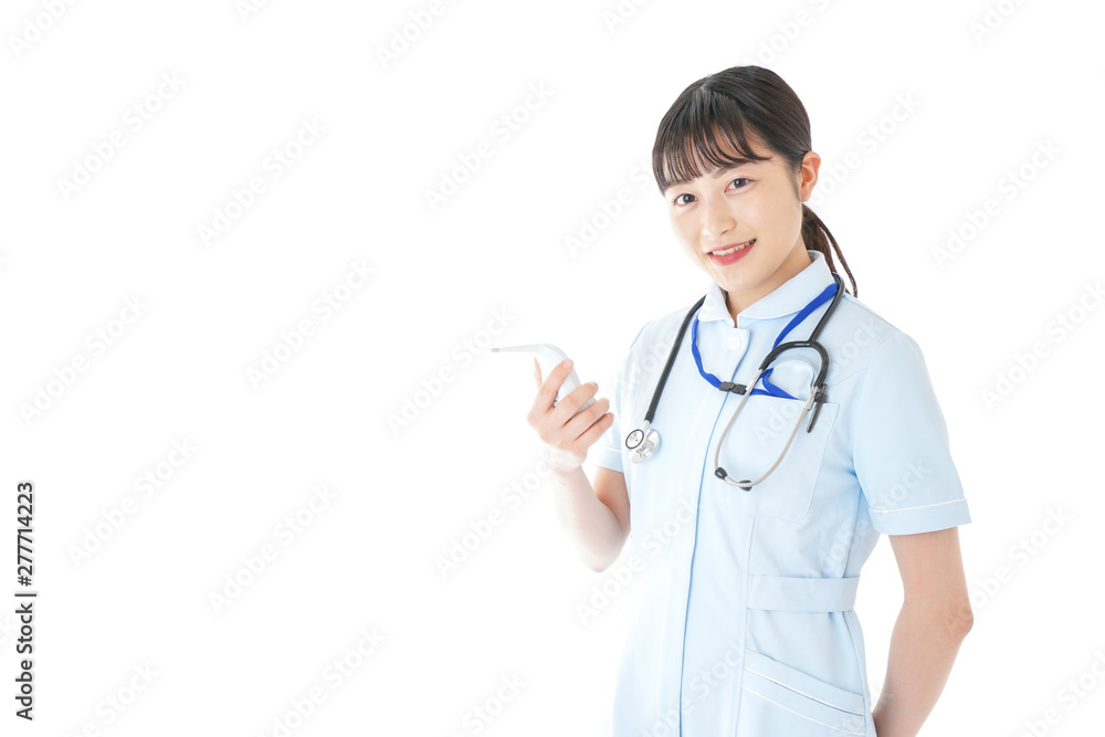 体温の計測をする看護師 体温の計測をする看護師