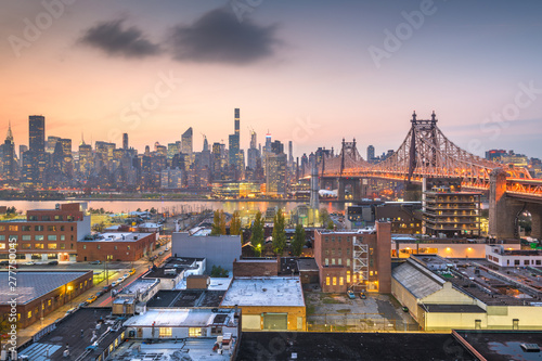 Fototapeta New York City with Queensboro Bridge