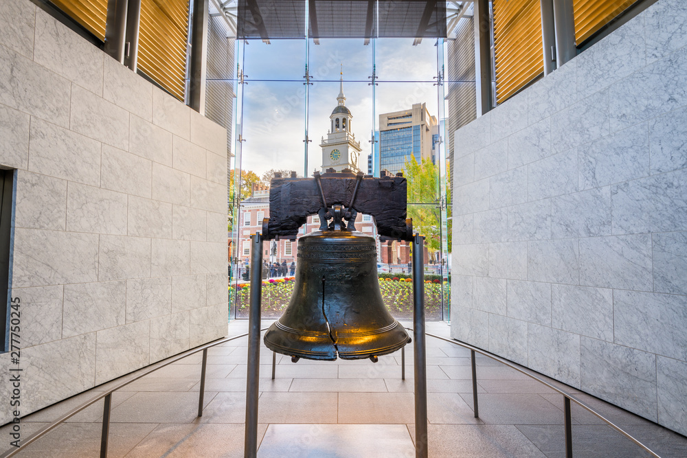Liberty Bell in Philadelphia - obrazy, fototapety, plakaty 