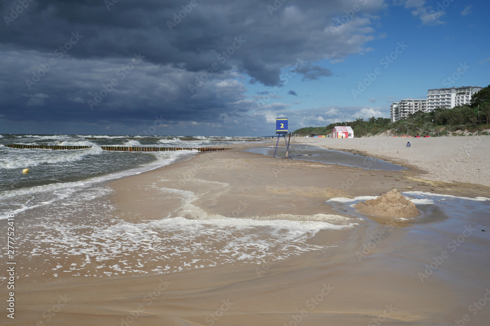 Morze plaża sztormowa - Dziwnówek Dziwnowo - obrazy, fototapety, plakaty 