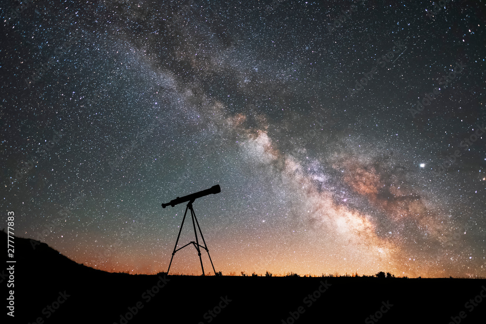 Ταπετσαρία Silhouette of a telescope at the starry night and bright milky way galaxy