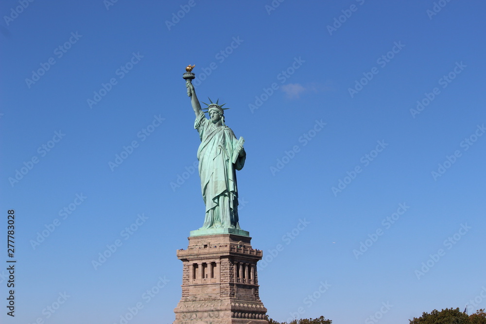 The imposing statue of liberty