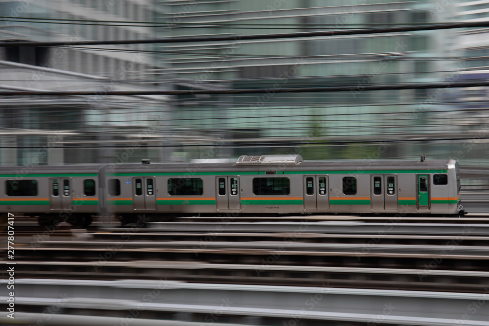 日本　東京　の電車