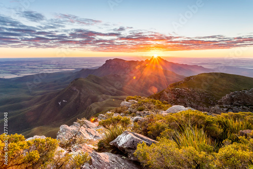 Quadro su tela Early morning / sunrise from the peak of Bluff Knoll in the Stirling Range National Park, Western Australia, Australia