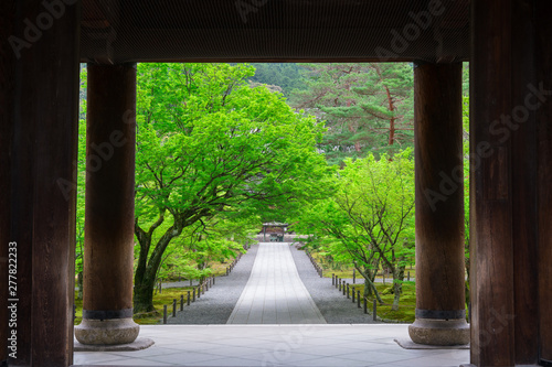 Foto 京都　南禅寺の三門と新緑
