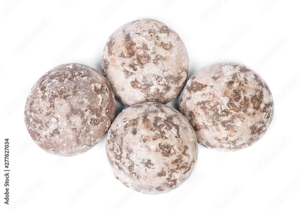 Obraz premium Group of chocolate gingerbread cookies isolated