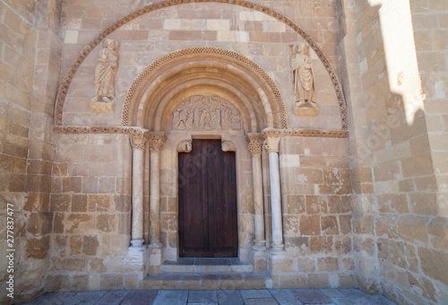 Facade of Basilica of San Isidoro de Leon, Spain © WH_Pics