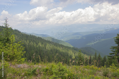 Trekking in the Carpathians, Hike to the border between Ukraine and Romania from Pop Ivan Marmarassky to Pop Ivan Chernogorsky.