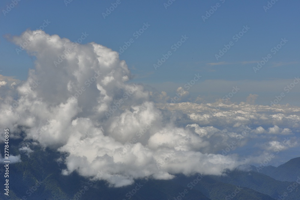 Fototapeta premium Mountain landscape-Mountain View Resort in the Taichung County,Taiwan.
