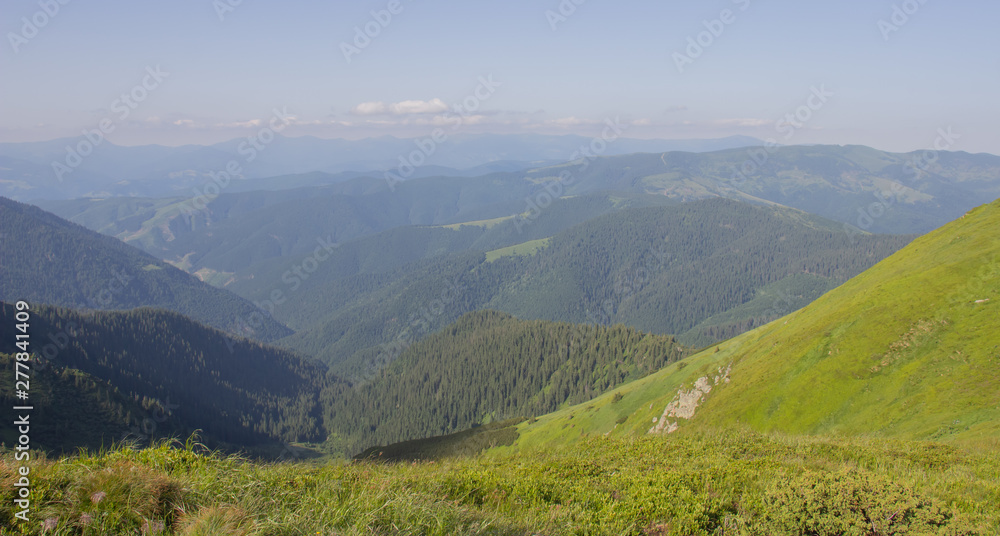 Trekking in the Carpathians, Hike to the border between Ukraine and Romania from Pop Ivan Marmarassky to Pop Ivan Chernogorsky.