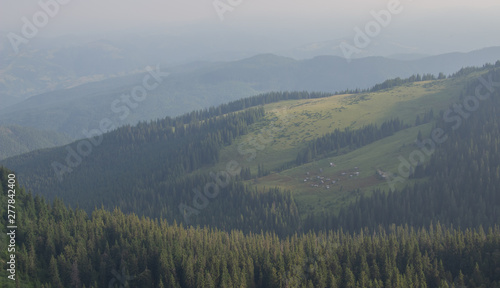 Trekking in the Carpathians, Hike to the border between Ukraine and Romania from Pop Ivan Marmarassky to Pop Ivan Chernogorsky.