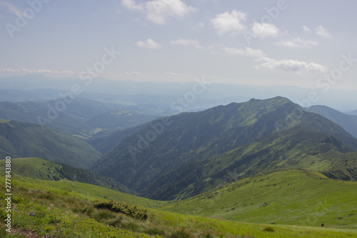 Trekking in the Carpathians, Hike to the border between Ukraine and Romania from Pop Ivan Marmarassky to Pop Ivan Chernogorsky.