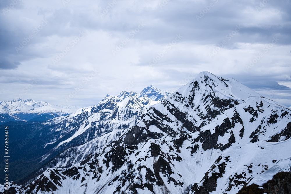 Fototapeta premium mountains with snow peaks 