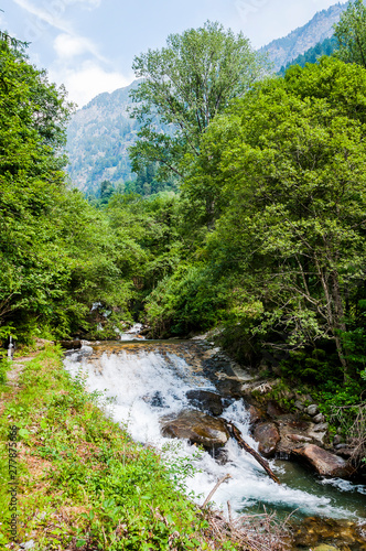 Dorf Tirol, Tirolerweg, Tiroler Kreuz, Wasserfall, Finelebach, Wald, Waldweg, Wanderweg, Vinschgau, Südtirol, Sommer, Italien