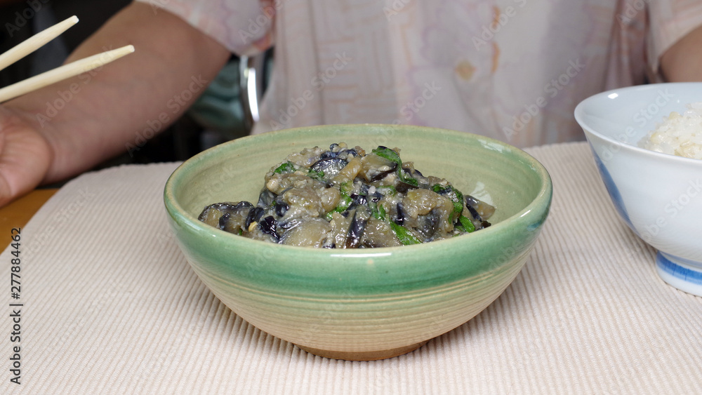 茄子の味噌炒め、シソの葉入り 茄子の味噌炒め、シソの葉入り