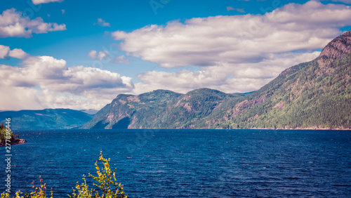 Tinnsjå, tinnsjo norweskie jezioro, góry skandynawskie photo