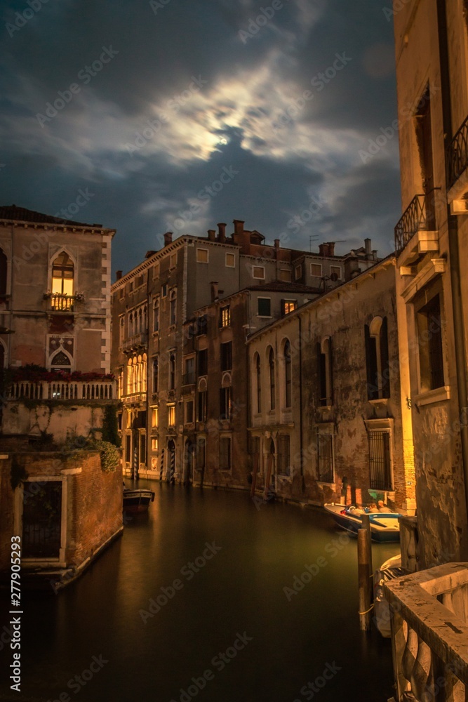 Venedig Kanal bei Nacht im Mondschein