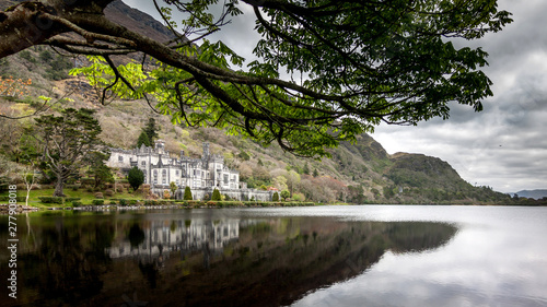 Obraz na płótnie Kylemore Abbey is a Benedictine monastery founded in 1920 on the grounds of Kylemore Castle, in Connemara, County Galway, Ireland. w salonie