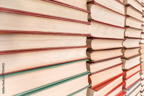 Books pile diminishing perspective view