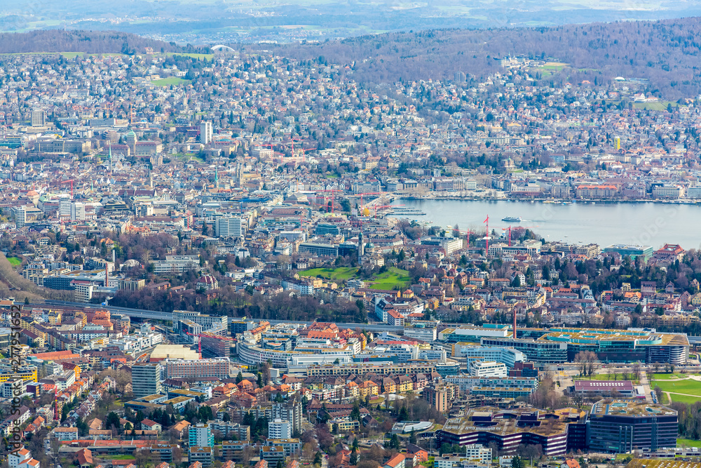 Obraz premium Panorama view of city of Zurich from the Uetliberg mountain