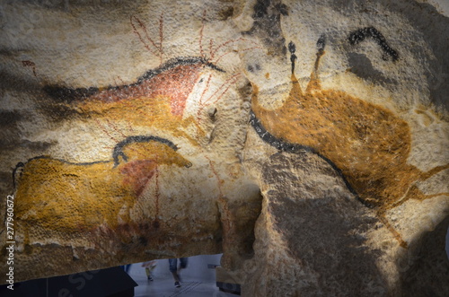 CHEVAUX GROTTE DE LASCAUX II PÉRIGORD NOIR FRANCE