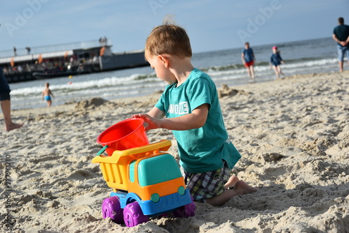 dziecko na plaży