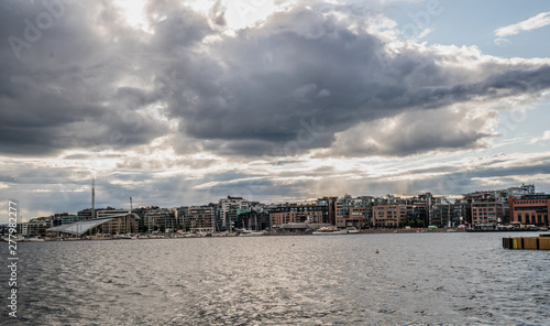 Oslo okolice ratusza oraz Aker brygge © Dreamnordno