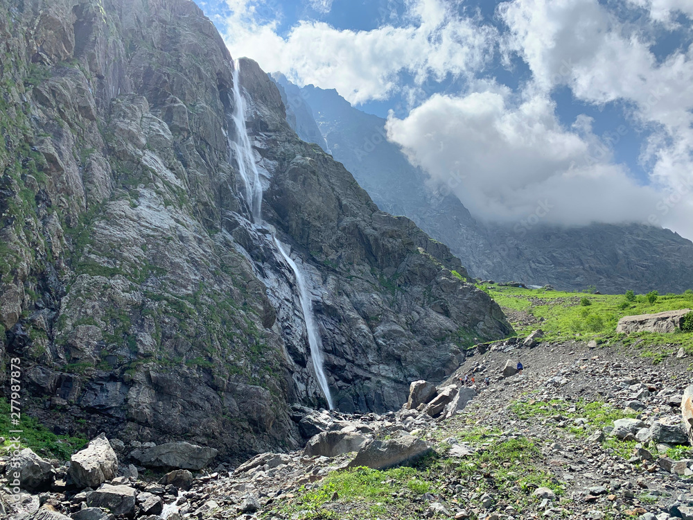 Obraz premium Russia, North Ossetia. Midagrabindon waterfall in the summer