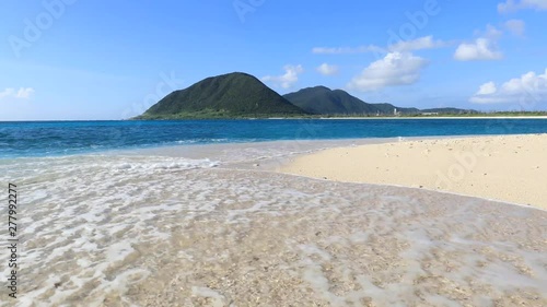 美しい沖縄のビーチとさわやかな空