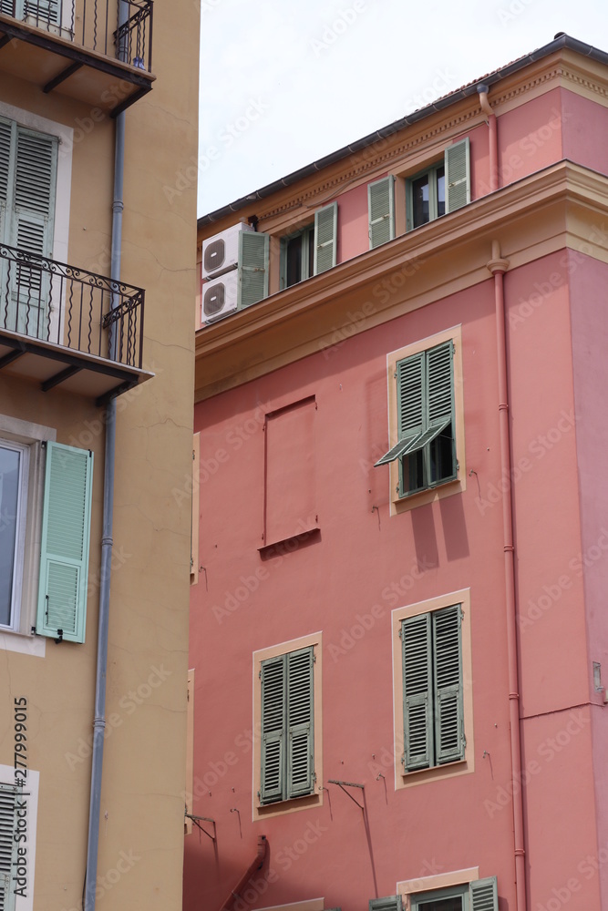 Fototapeta premium facade of an old building