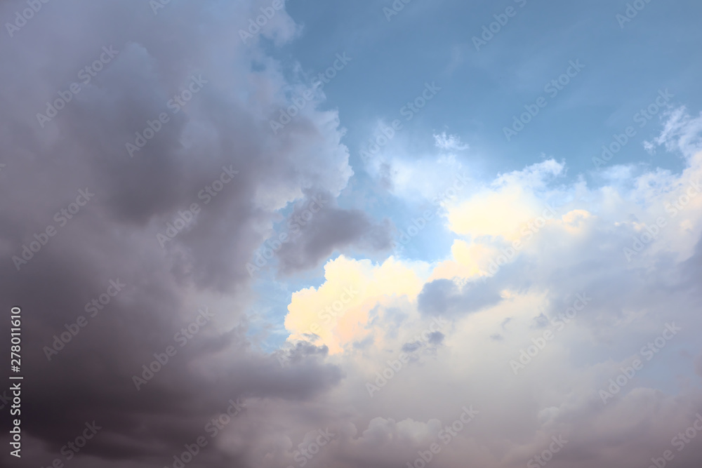 Cloud before raining. Cloud photographed look like The Italian ...