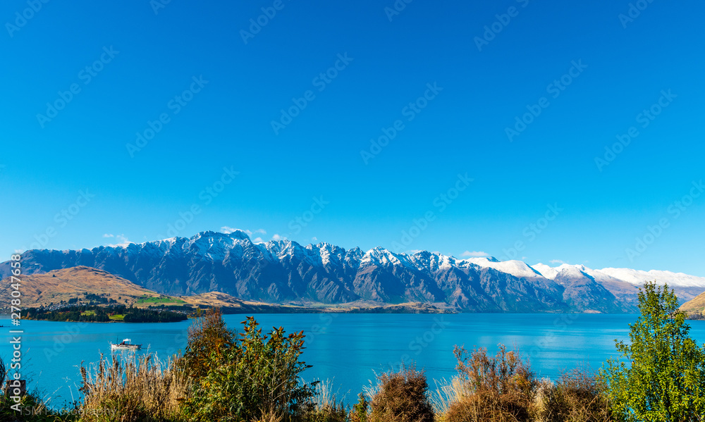 Naklejka premium Remarkables