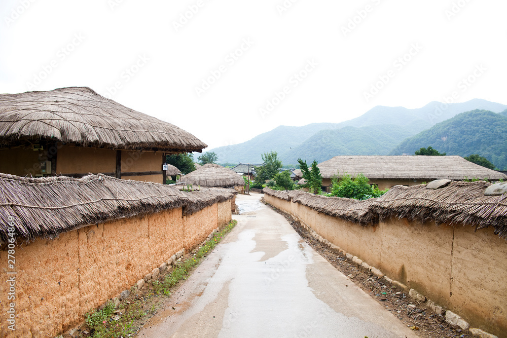 Hahoe Village is a famous traditional village in Korea. Hahoe Village is a famous traditional village in Korea.