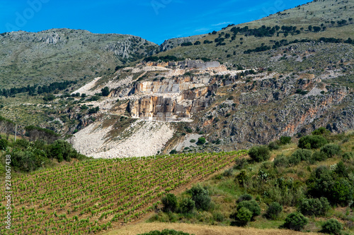 Extraction of Perlato and Perlatino of Sicily light biege marble, marble quarries near Trapani, Sicily, Italy