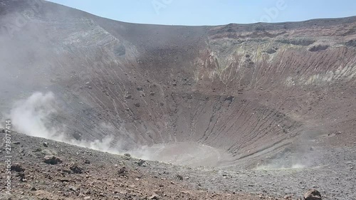 Vulkantrichter auf Vulkano photo