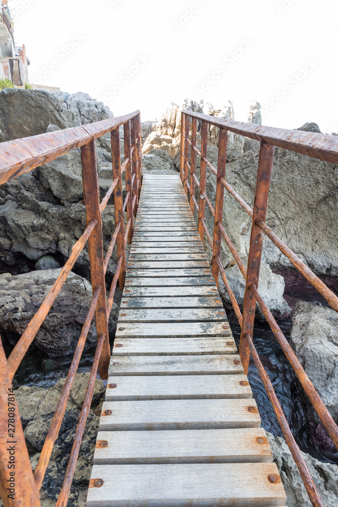 Fototapeta premium Iron and wood walkway