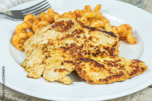 escalope panée et pâtes