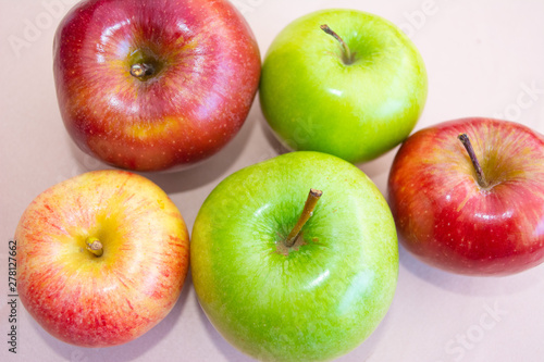 Group of green and red apples seen from above