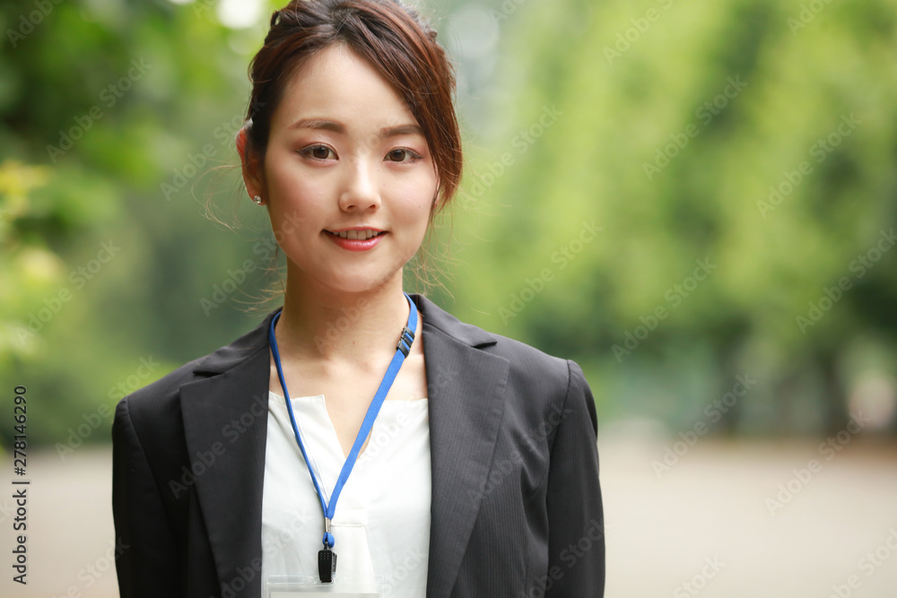 女性社員イメージ