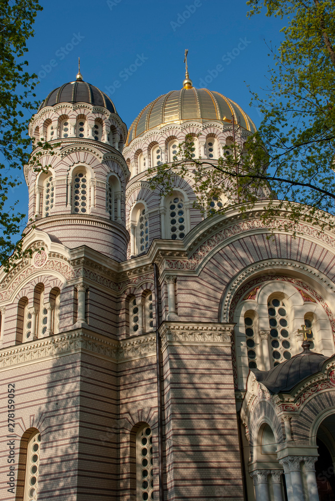 Fototapeta premium Russisch orthodoxe Geburtskathedrale in Riga, Lettland