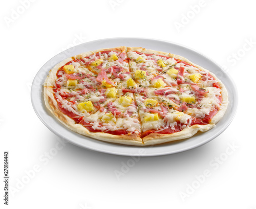 pizza italiana de queso y piña. Italian cheese and pineapple pizza.