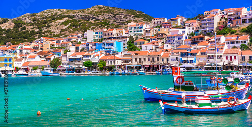 Fototapeta Naklejka Na Ścianę i Meble -  Colorful Greece series - picturesque Pythagorion town, Samos island